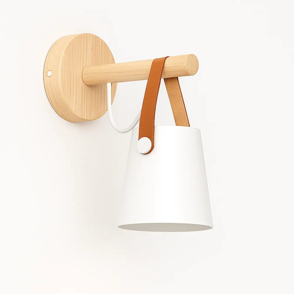 Skandinavische Wandleuchte aus Holz und Leder im modernen Nordic Design – Ansicht 2