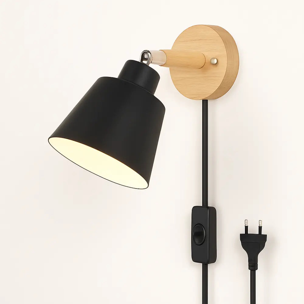 Minimalistische Wandleuchte Holz und Metall mit Kabelschalter