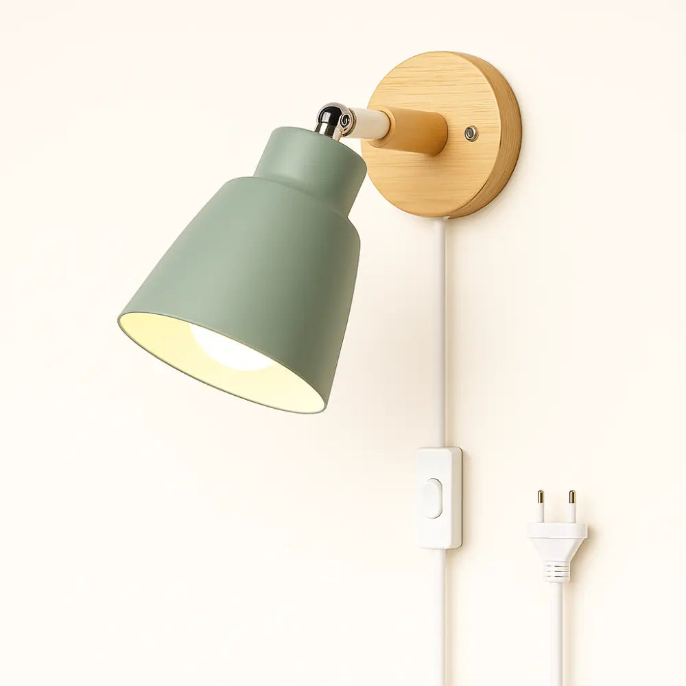 Minimalistische Wandleuchte Holz und Metall mit Kabelschalter – Ansicht 4