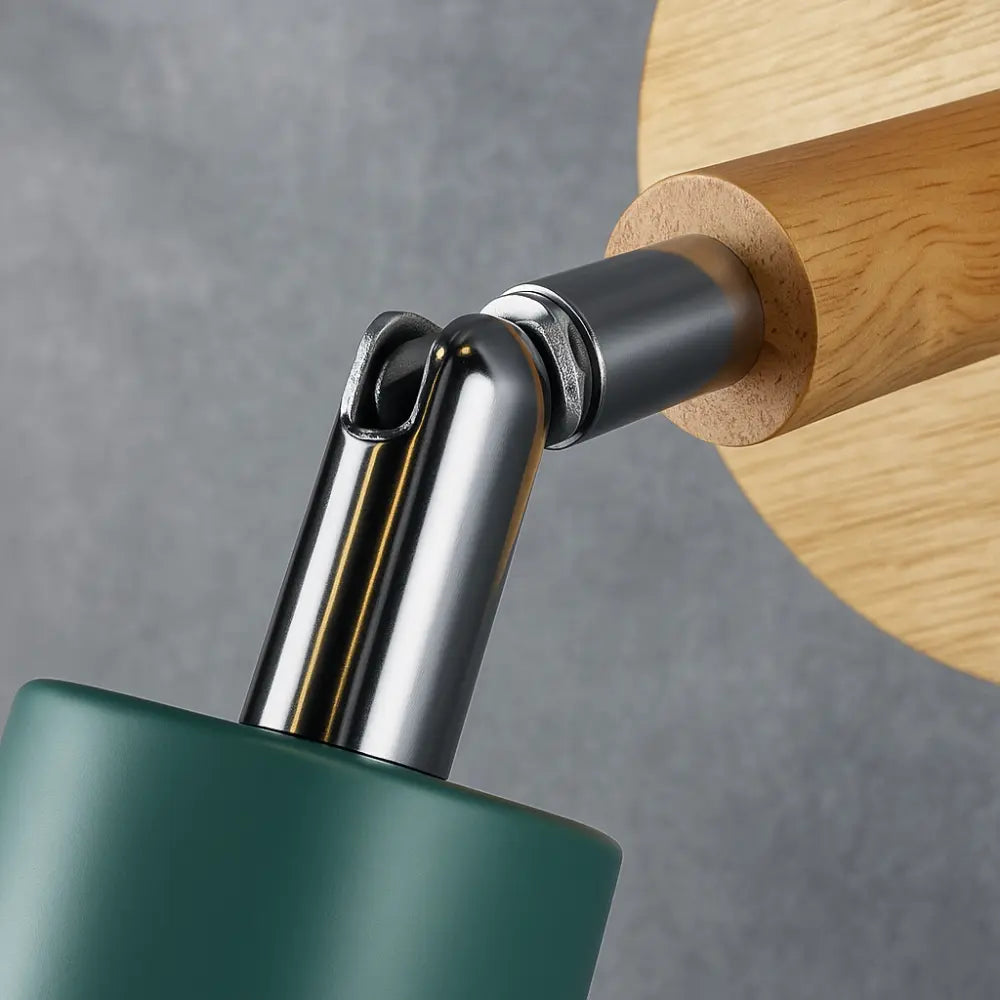 Minimalistische Wandleuchte Holz und Metall mit Kabelschalter – Ansicht 9