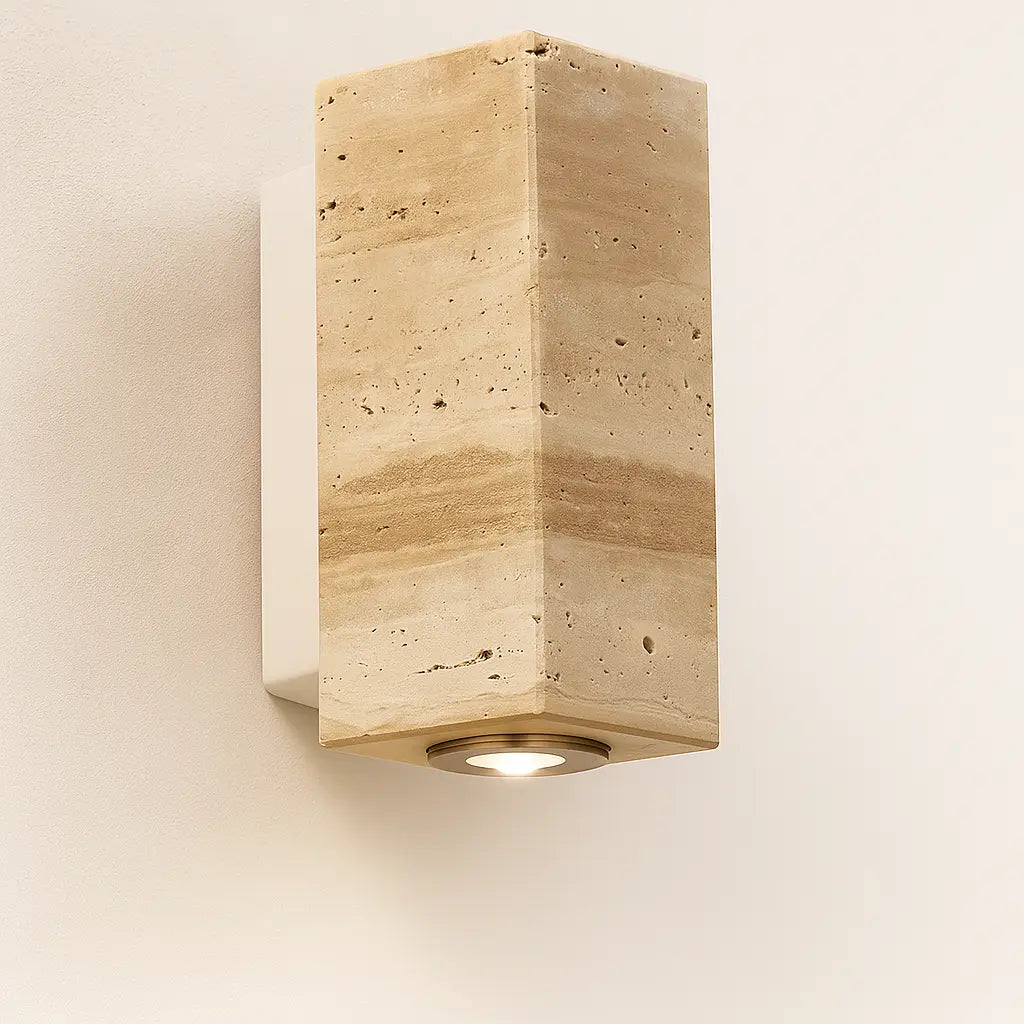LED Wandleuchte aus Travertin mit Holzbasis im Wabi Sabi Design – Ansicht 2