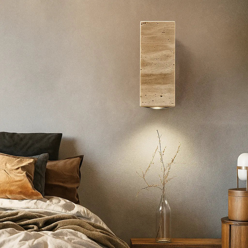 LED Wandleuchte aus Travertin mit Holzbasis im Wabi Sabi Design – Ansicht 7