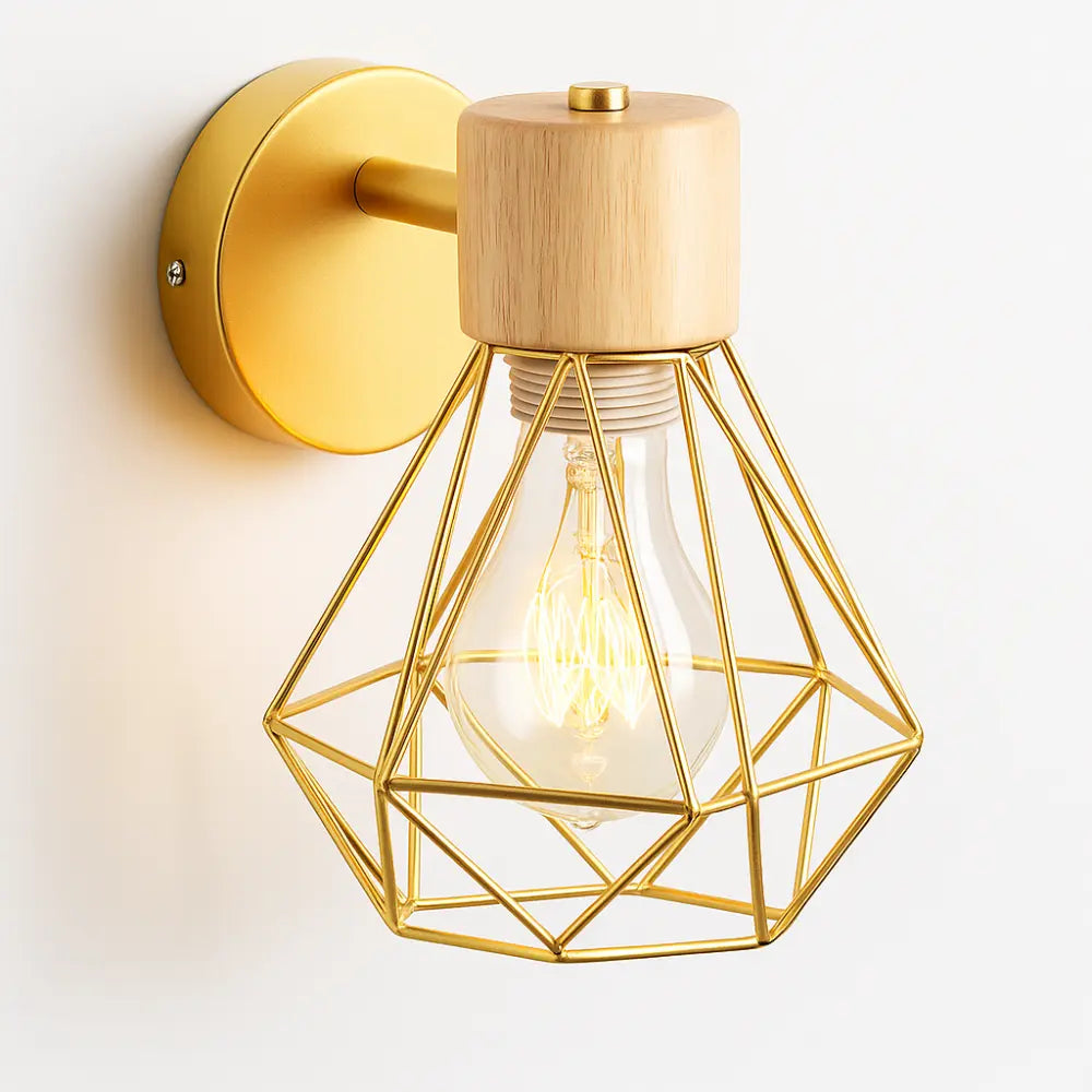 Industrial Wandleuchte mit geometrischem Metallkäfig auf Holzsockel – Ansicht 4