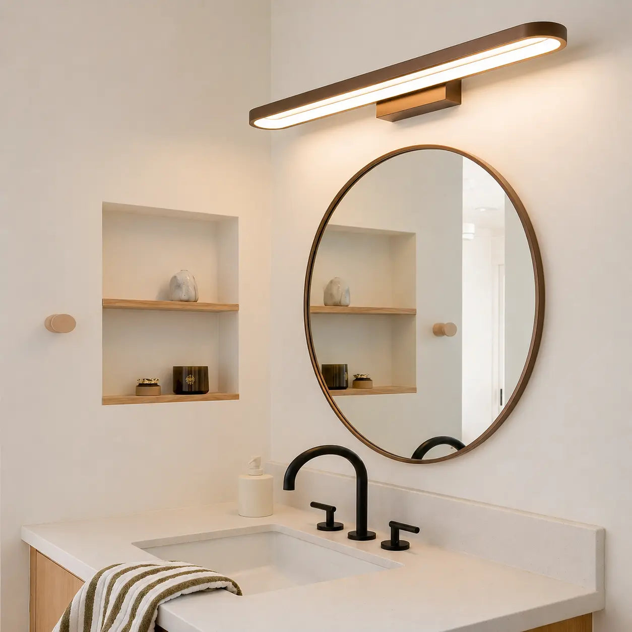 Schlanke braune Bad Wandleuchte LED als Design Spiegelleuchte – Ansicht 7