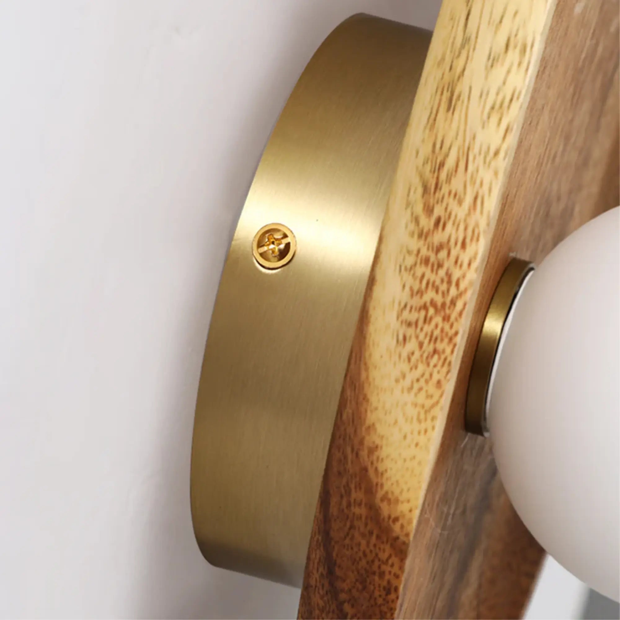 LED Wandleuchte aus Naturholz mit warmweißem Licht im modernen Design – Ansicht 6