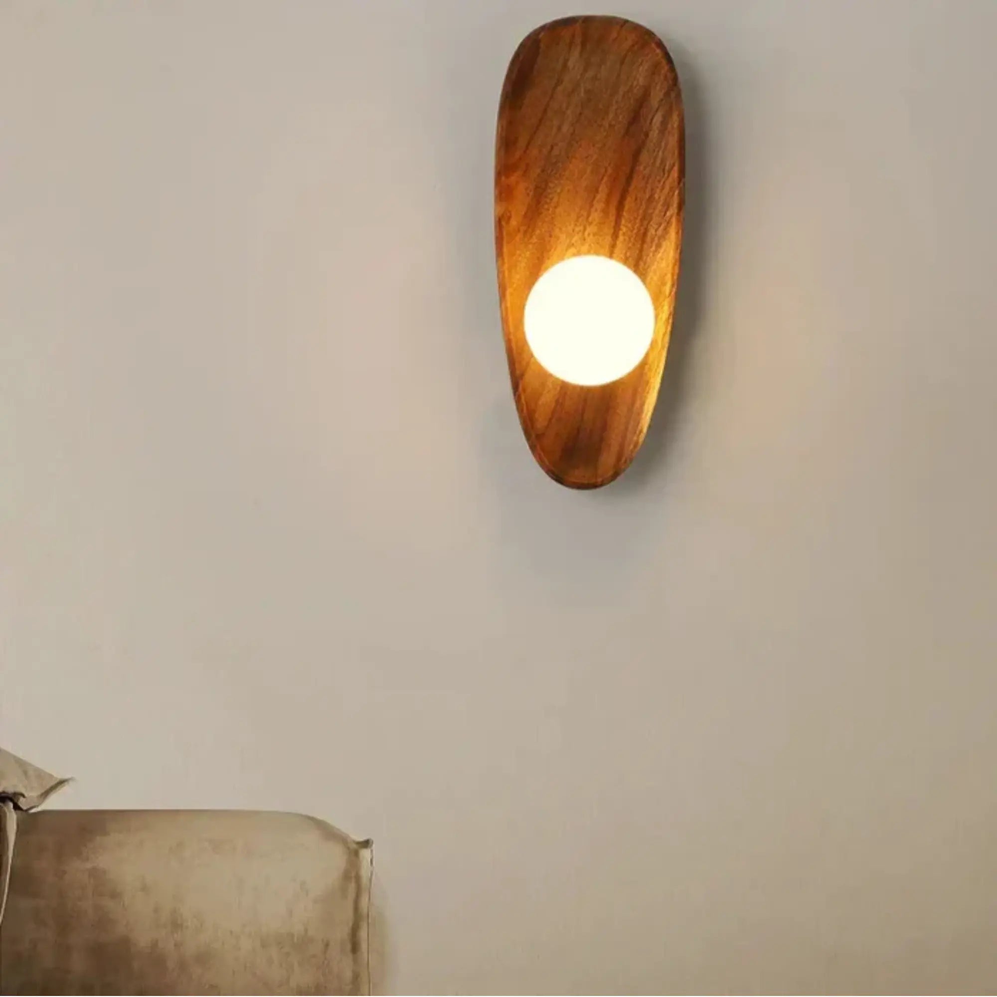 LED Wandleuchte aus Naturholz mit warmweißem Licht im modernen Design – Ansicht 8
