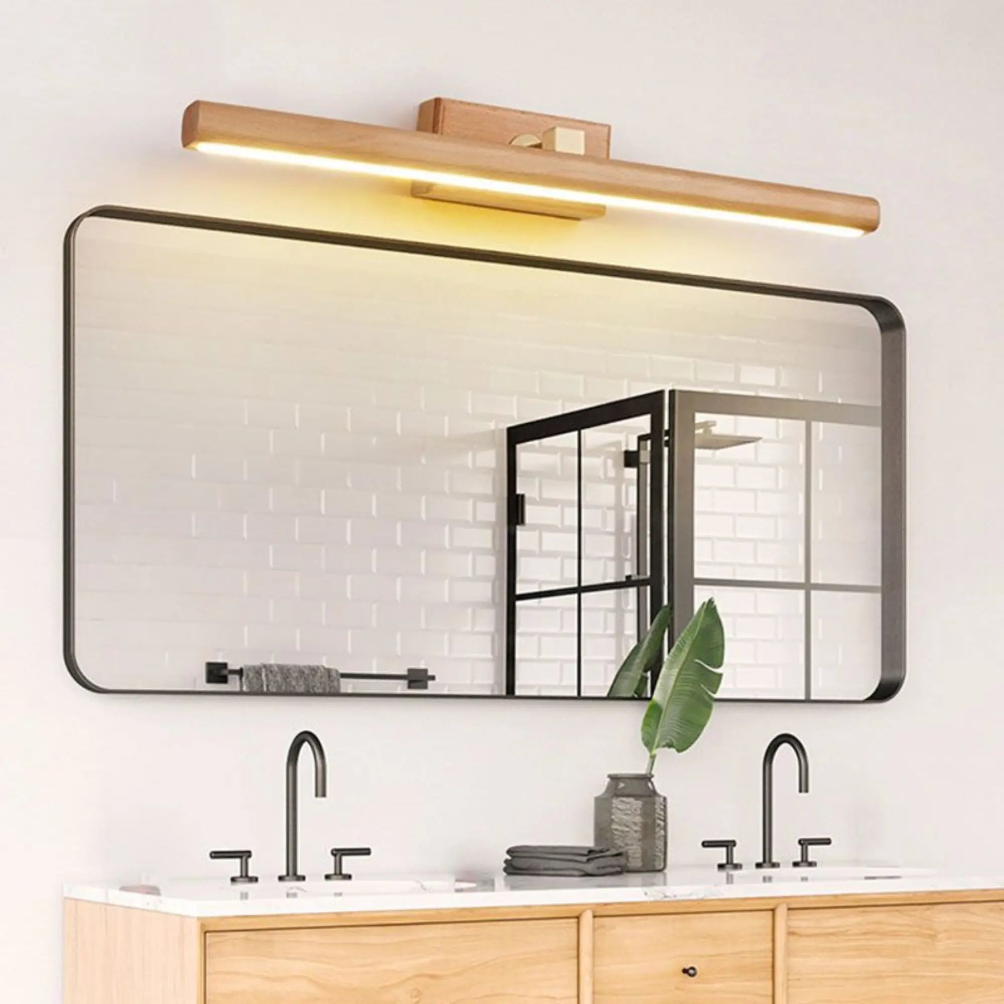 Drehbare LED Wandleuchte aus Holz warmweiß für Bad und Schlafzimmer – Ansicht 3