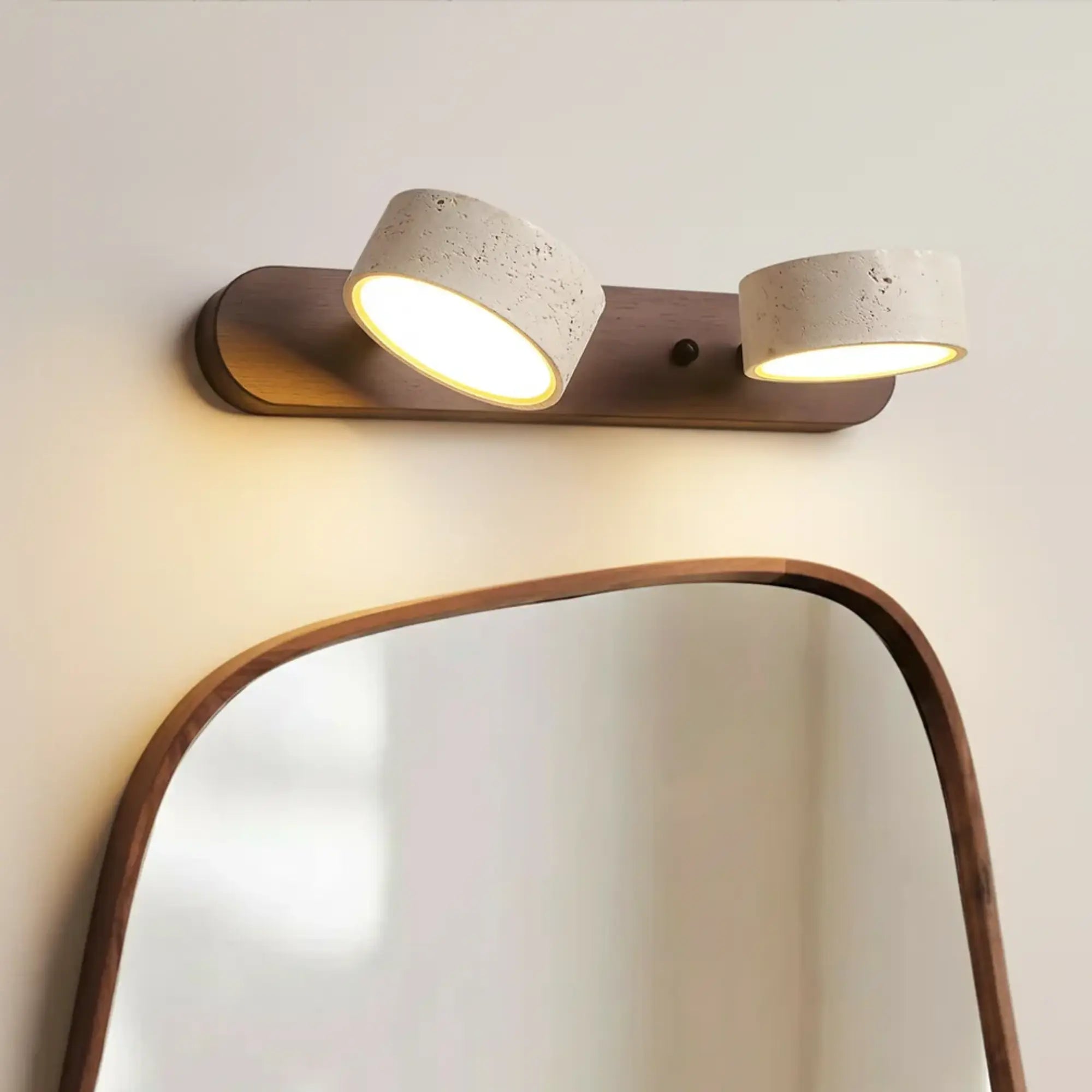 LED Wandleuchte fürs Bad aus Holz und Travertin im minimalistischen Design – Ansicht 15