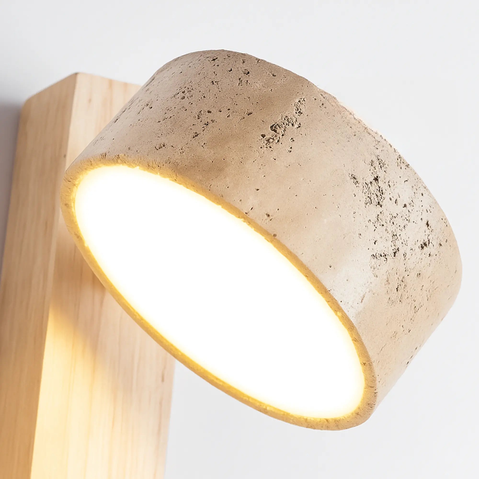 Japandi LED Wandleuchte aus hellem Holz und Travertin drehbar – Ansicht 8