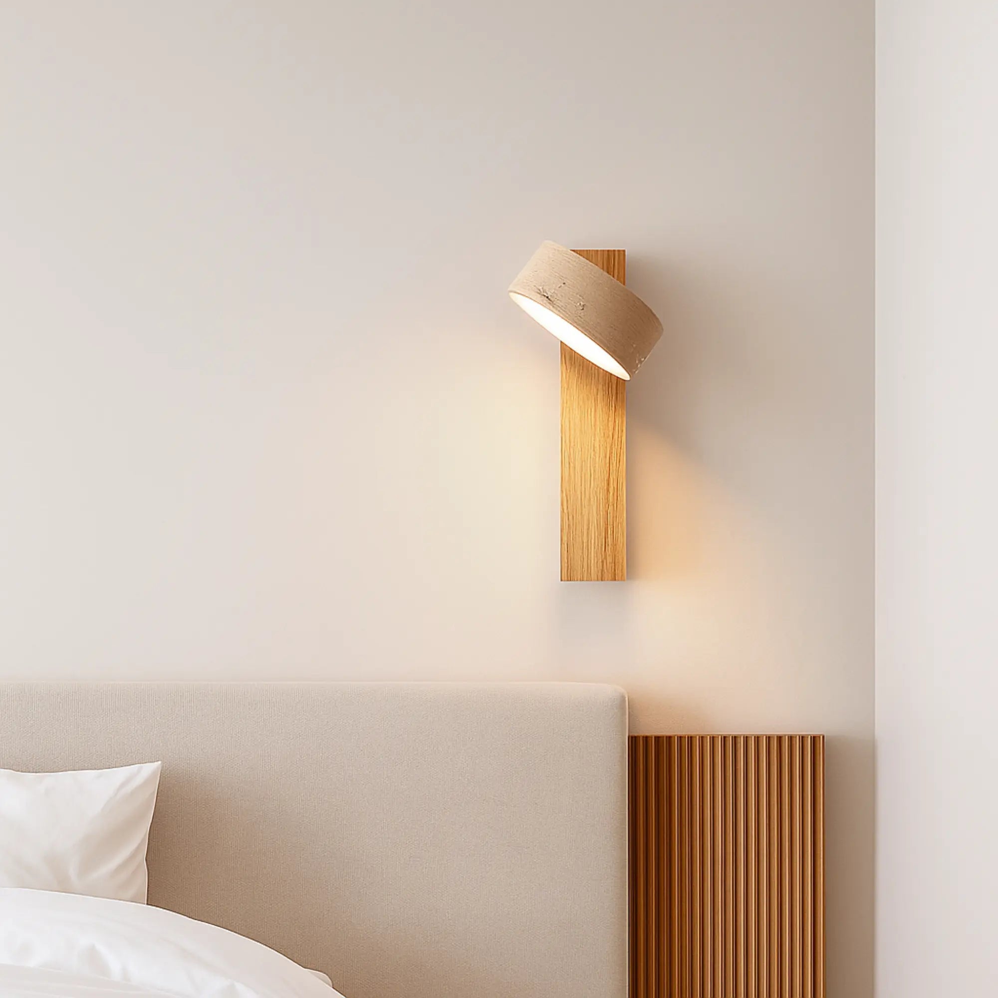 Japandi LED Wandleuchte aus hellem Holz und Travertin drehbar – Ansicht 11