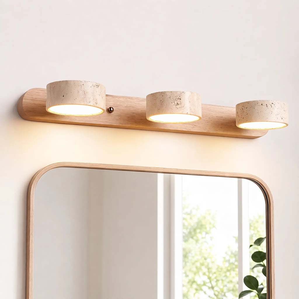 LED Wandleuchte fürs Bad aus Holz und Travertin im minimalistischen Design