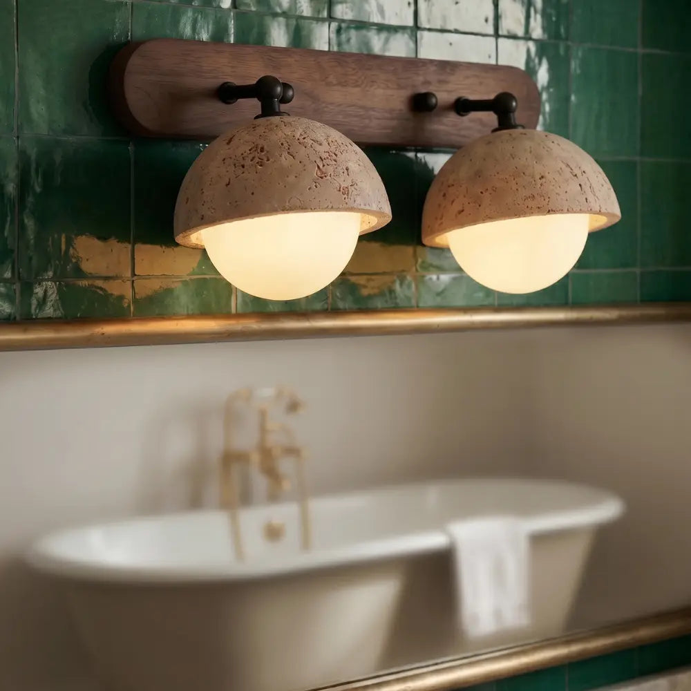 Bad Wandleuchte aus Travertin und Holz mit Opalglas Globen im Wabi Sabi Stil – Ansicht 4