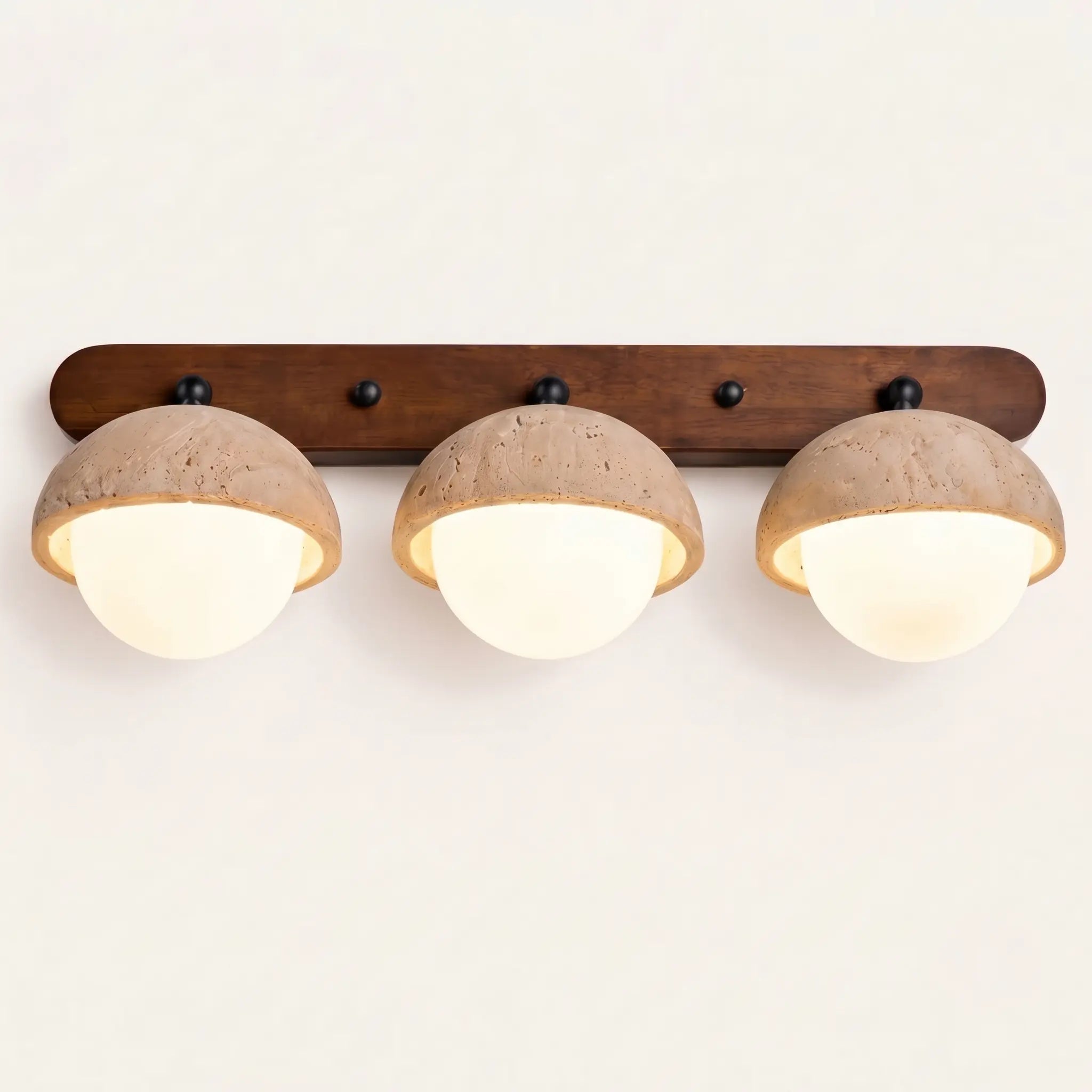 Bad Wandleuchte aus Travertin und Holz mit Opalglas Globen im Wabi Sabi Stil