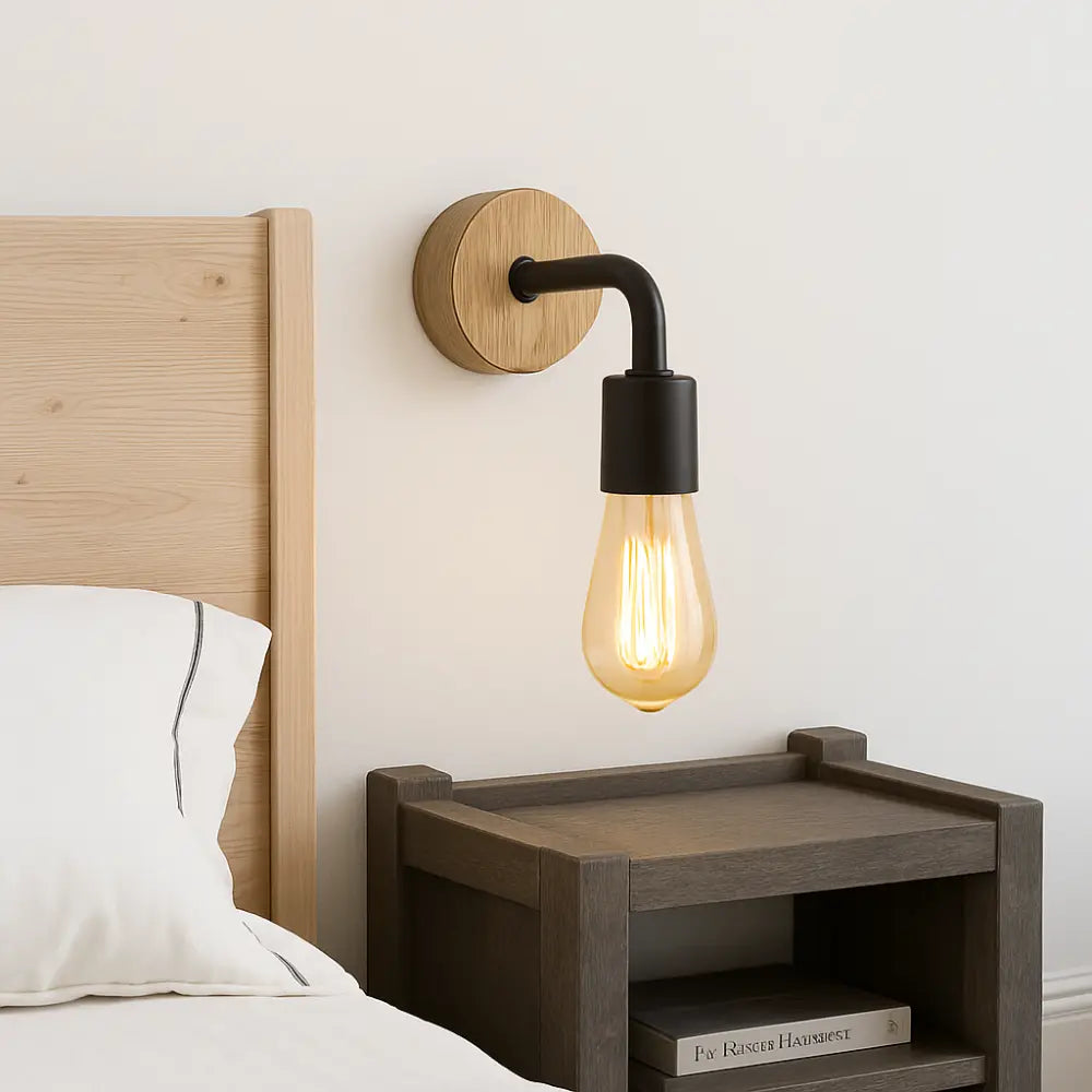 Design Wandleuchte aus Holz mit schwarzem Metallarm im Loft Style – Ansicht 2